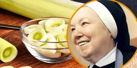 Idealna surówka z marchewki i jabłka? Poznaj sekret!
