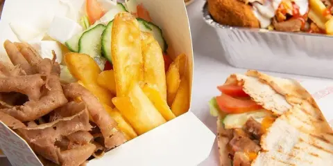 Domowy ostry kebab z grilla: Opanuj sekret smaku i techniki.