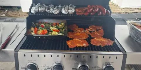 Jak wyczyścić ruszt żeliwny? Poradnik krok po kroku (bez rdzy!)