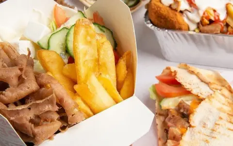 Domowy ostry kebab z grilla: Opanuj sekret smaku i techniki.