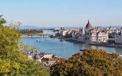 Węgry: Ile kosztuje obiad? Ceny jedzenia w forintach i planowanie budżetu