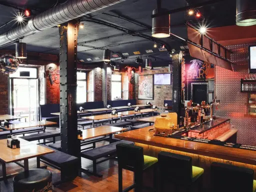 Chopper Bar & Grill Wrocław: Płonące Koryto i rock'n'roll na Kotlarskiej