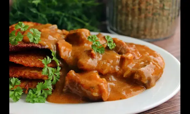 Z czego gulasz? Wybierz idealne mięso lub zamiennik!