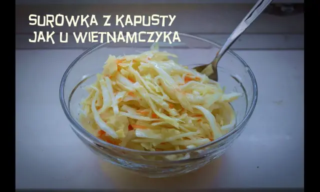 Idealna surówka z białej kapusty: przepis jak z baru azjatyckiego